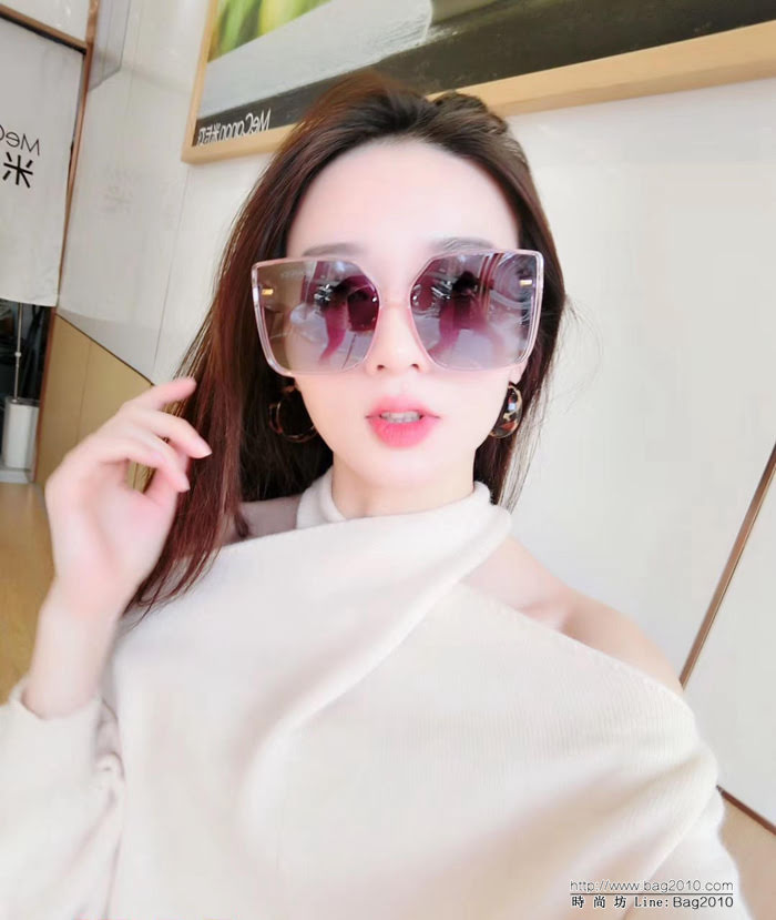 GUCCI古馳 2019新款 網紅同款 寶麗來樹脂偏光鏡片 女款太陽鏡 時尚百搭 2958  lly1655